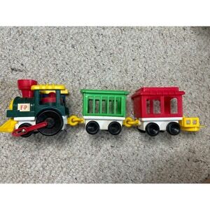 Fisher-Price Train Set 1991 Vintage Toy Locomotive Green‎ Red Yellow